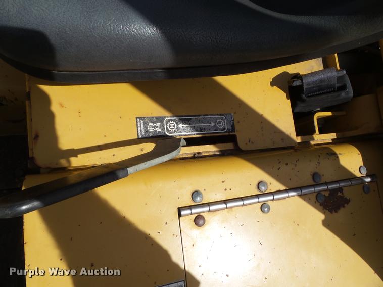 image for item CB9984 2002 Vermeer V5750 trencher