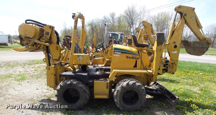 image for item CB9986 2006 Vermeer RT650 vibratory plow