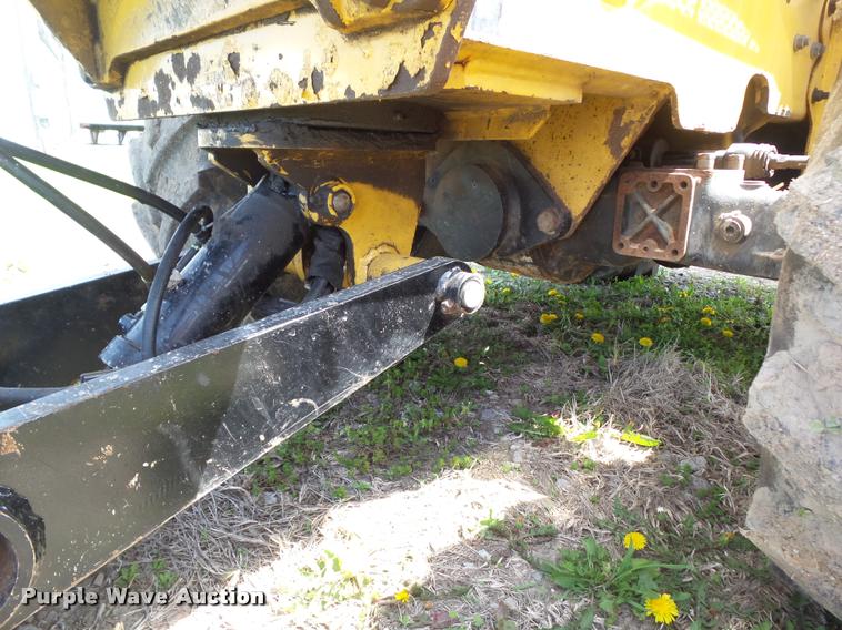 image for item CB9986 2006 Vermeer RT650 vibratory plow