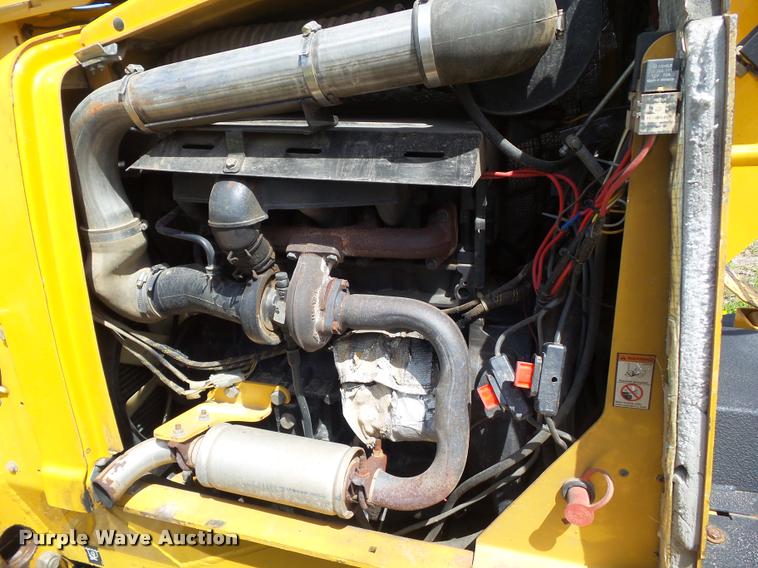 image for item CB9986 2006 Vermeer RT650 vibratory plow