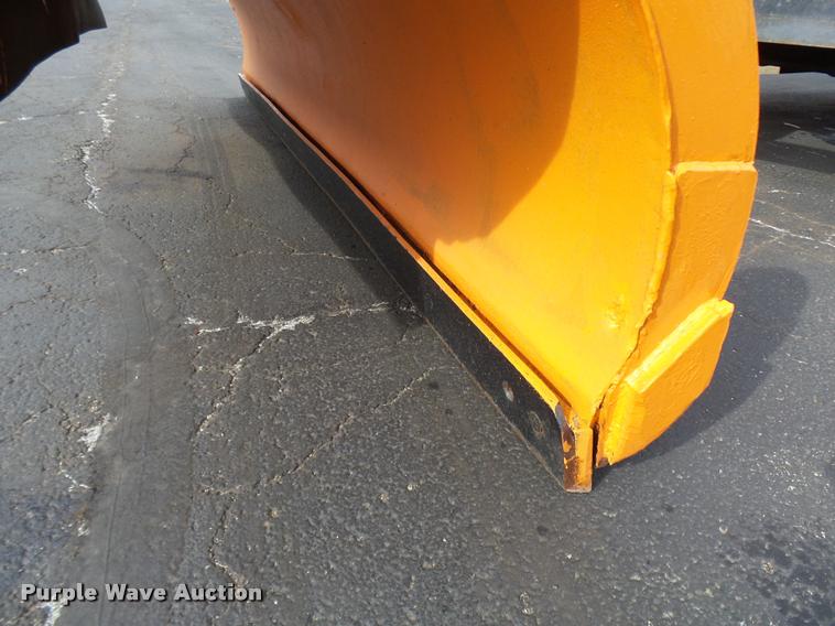 image for item CC9133 2002 International 4900 dump truck