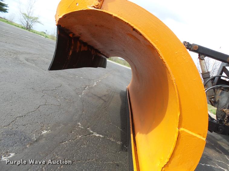 image for item CC9133 2002 International 4900 dump truck