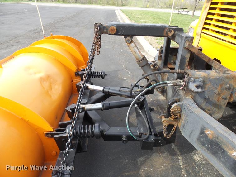 image for item CC9133 2002 International 4900 dump truck