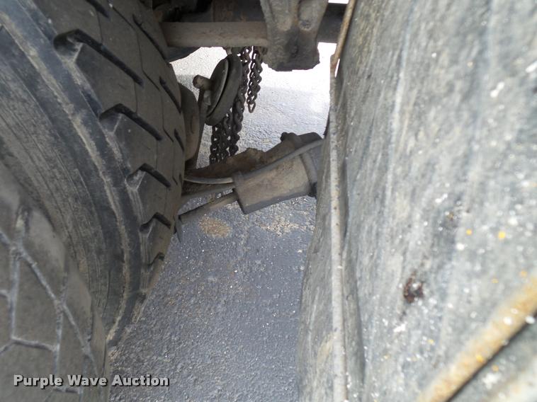 image for item CC9133 2002 International 4900 dump truck