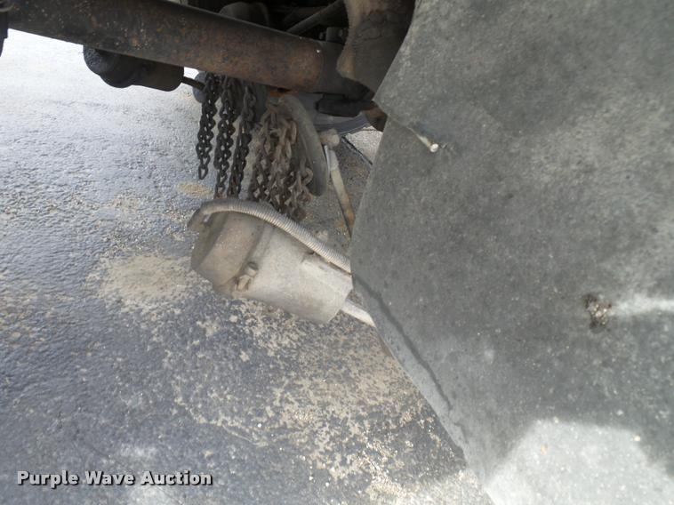 image for item CC9133 2002 International 4900 dump truck