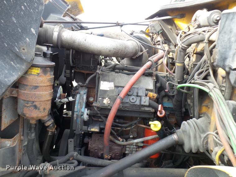 image for item CC9133 2002 International 4900 dump truck