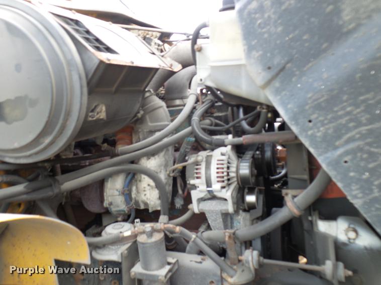 image for item CC9133 2002 International 4900 dump truck