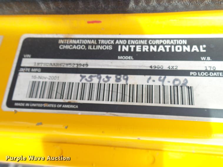 image for item CC9133 2002 International 4900 dump truck