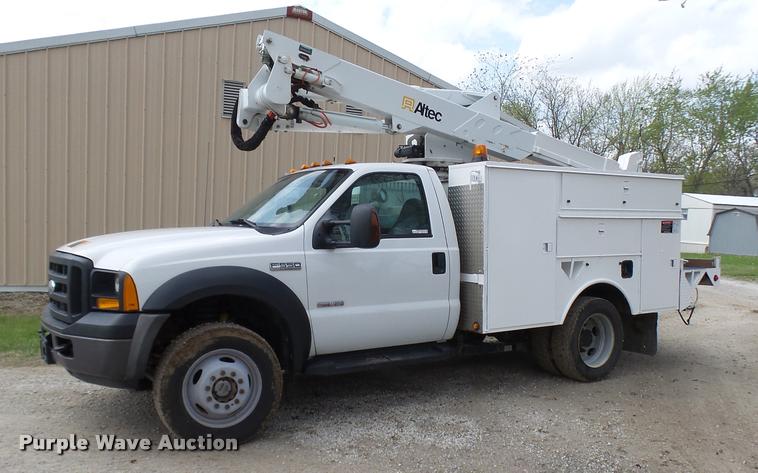 image for item CC9134 2007 Ford F550 Super Duty XL bucket truck
