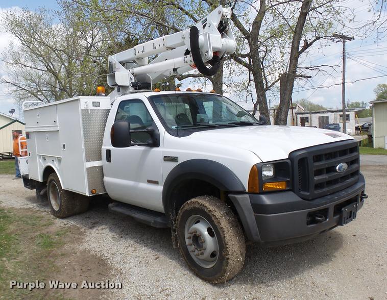 image for item CC9134 2007 Ford F550 Super Duty XL bucket truck