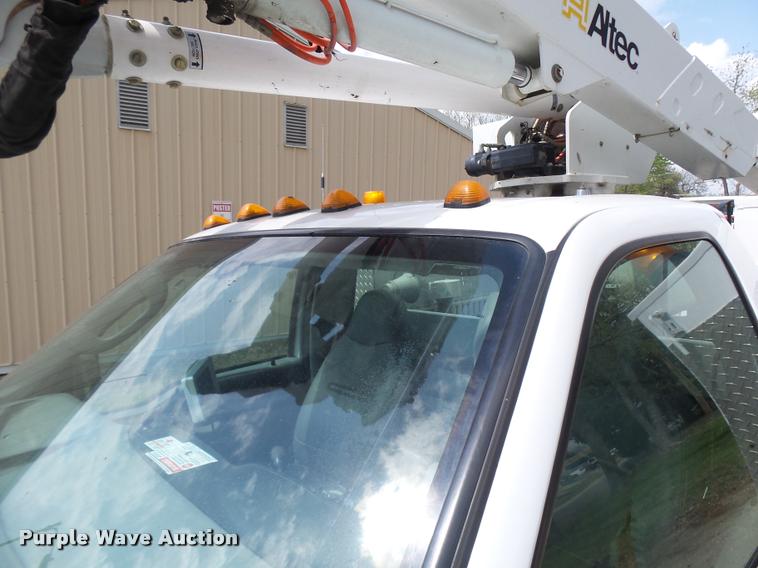 image for item CC9134 2007 Ford F550 Super Duty XL bucket truck