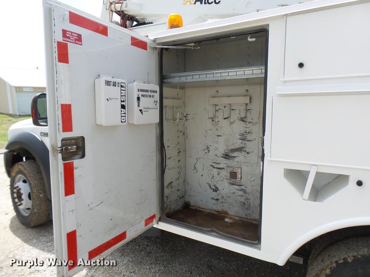 image for item CC9134 2007 Ford F550 Super Duty XL bucket truck