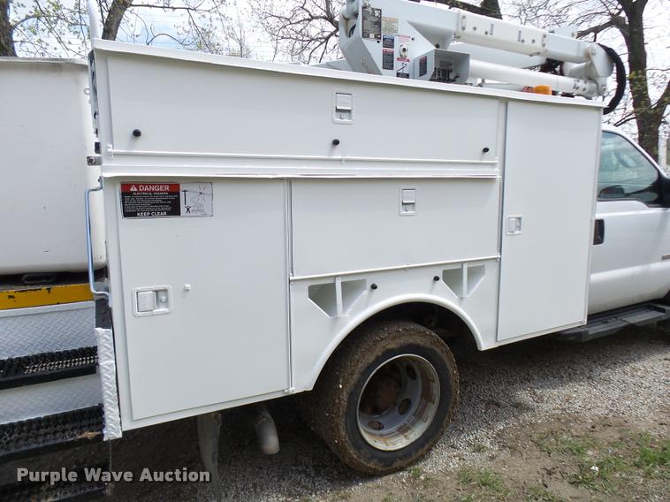 image for item CC9134 2007 Ford F550 Super Duty XL bucket truck