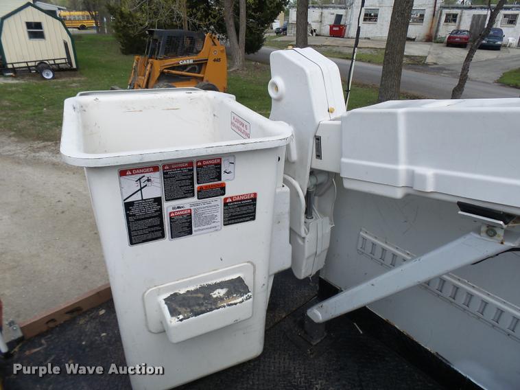 image for item CC9134 2007 Ford F550 Super Duty XL bucket truck