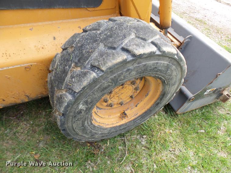image for item CC9135 2005 Case 445 skid steer