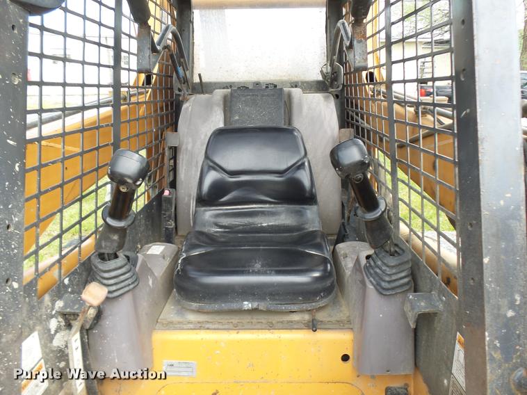 image for item CC9135 2005 Case 445 skid steer