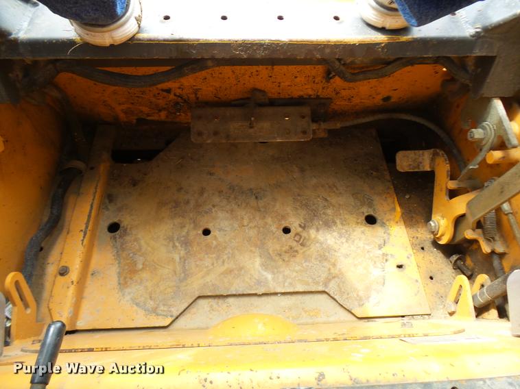 image for item CC9135 2005 Case 445 skid steer