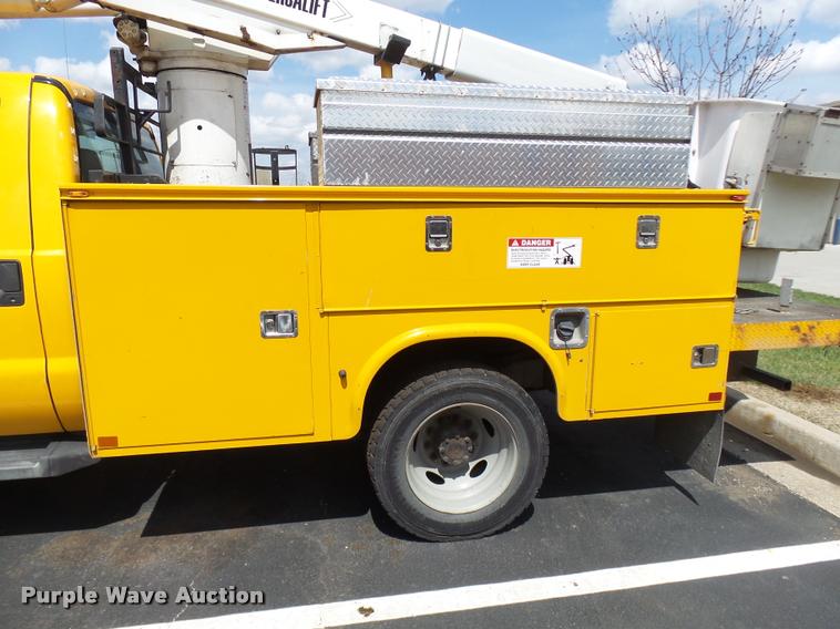 image for item CC9147 2008 Ford F550 Super Duty bucket truck