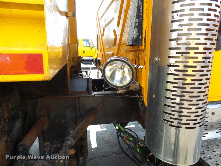 image for item CC9148 2006 International 7400 dump truck