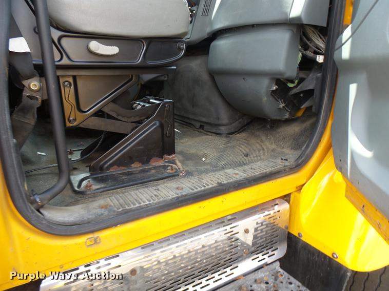 image for item CC9148 2006 International 7400 dump truck