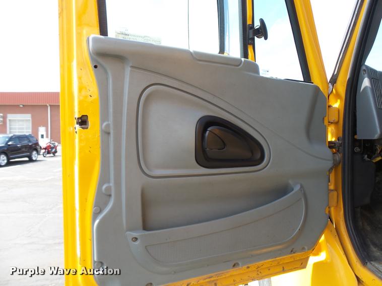 image for item CC9148 2006 International 7400 dump truck