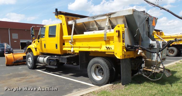 image for item CC9149 2004 International 7400 Crew Cab dump truck
