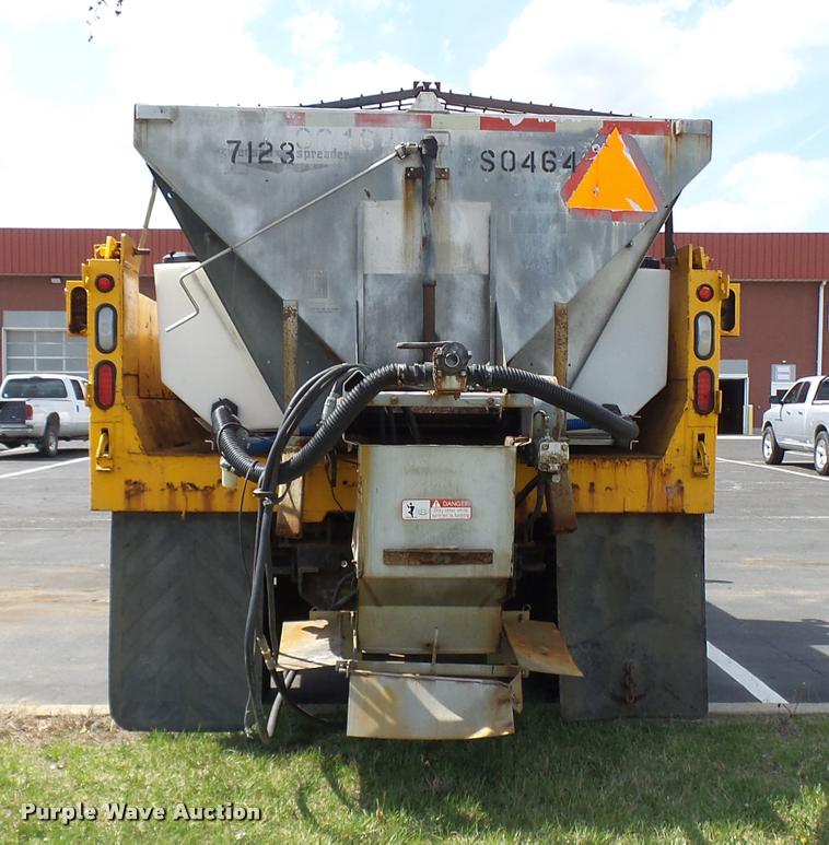 image for item CC9149 2004 International 7400 Crew Cab dump truck