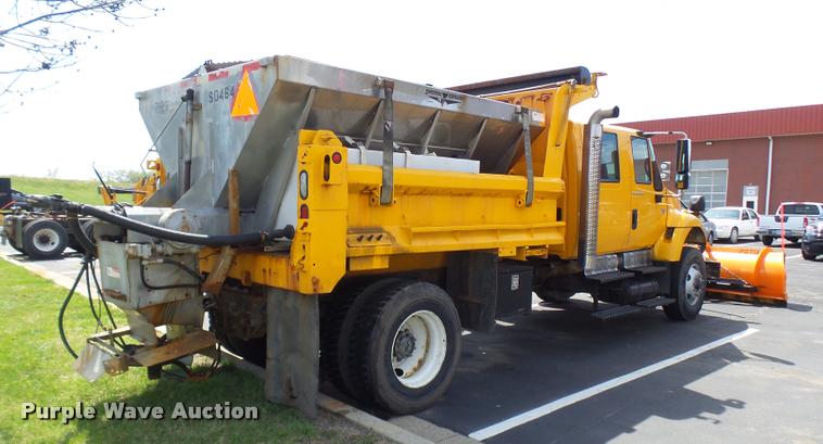 image for item CC9149 2004 International 7400 Crew Cab dump truck