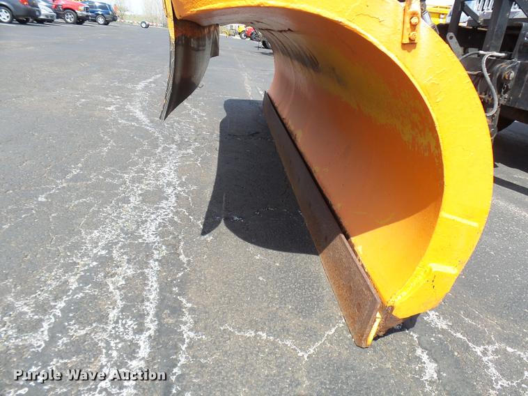 image for item CC9149 2004 International 7400 Crew Cab dump truck