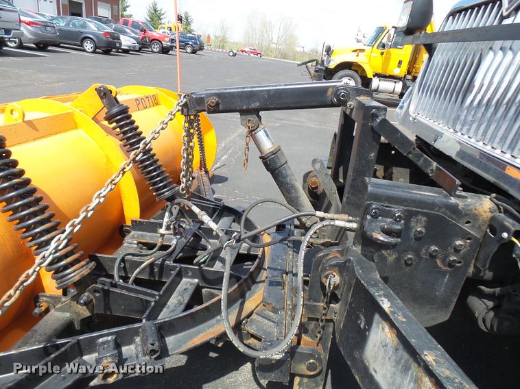 image for item CC9149 2004 International 7400 Crew Cab dump truck