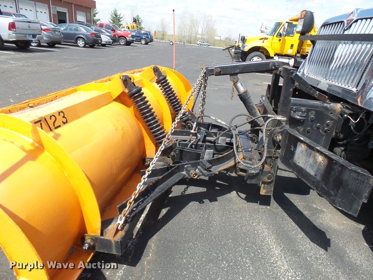 image for item CC9149 2004 International 7400 Crew Cab dump truck