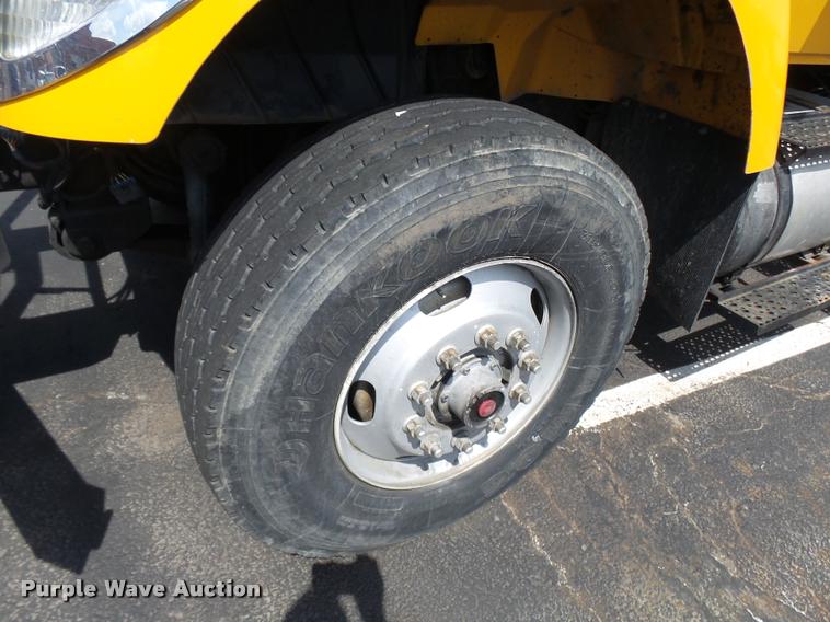 image for item CC9149 2004 International 7400 Crew Cab dump truck