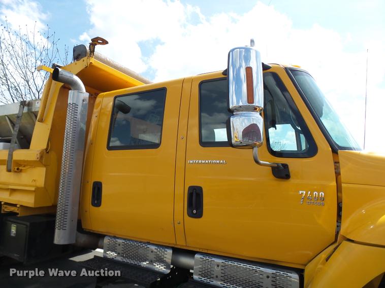 image for item CC9149 2004 International 7400 Crew Cab dump truck