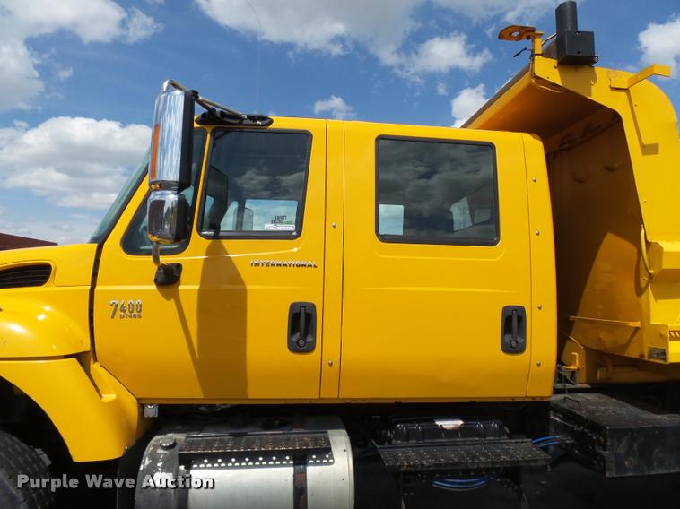 image for item CC9149 2004 International 7400 Crew Cab dump truck