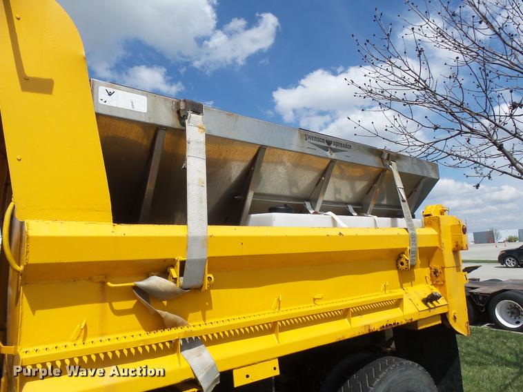 image for item CC9149 2004 International 7400 Crew Cab dump truck