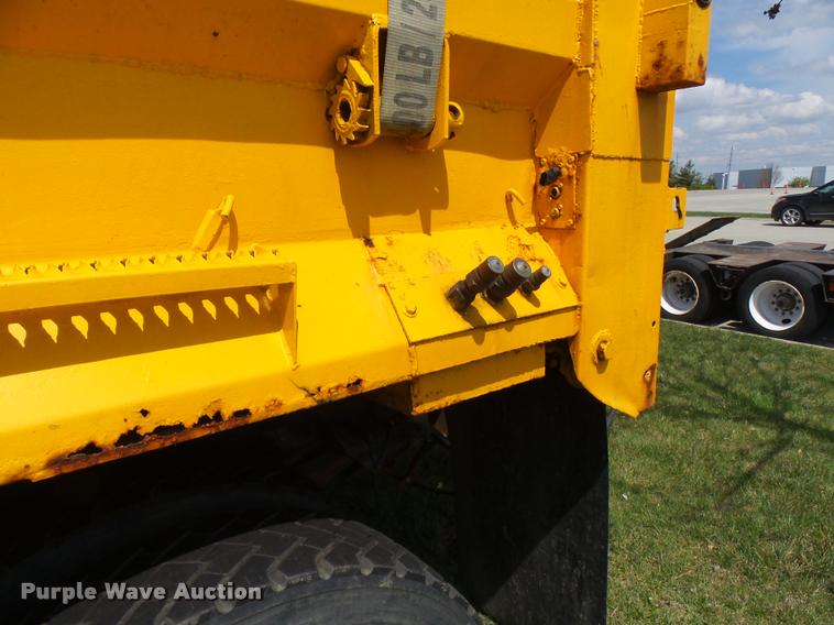 image for item CC9149 2004 International 7400 Crew Cab dump truck