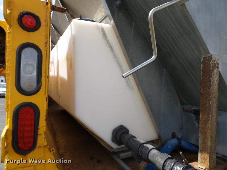 image for item CC9149 2004 International 7400 Crew Cab dump truck