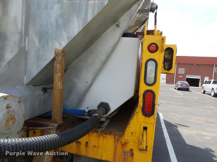 image for item CC9149 2004 International 7400 Crew Cab dump truck