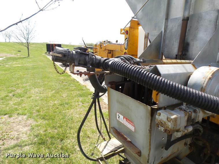 image for item CC9149 2004 International 7400 Crew Cab dump truck