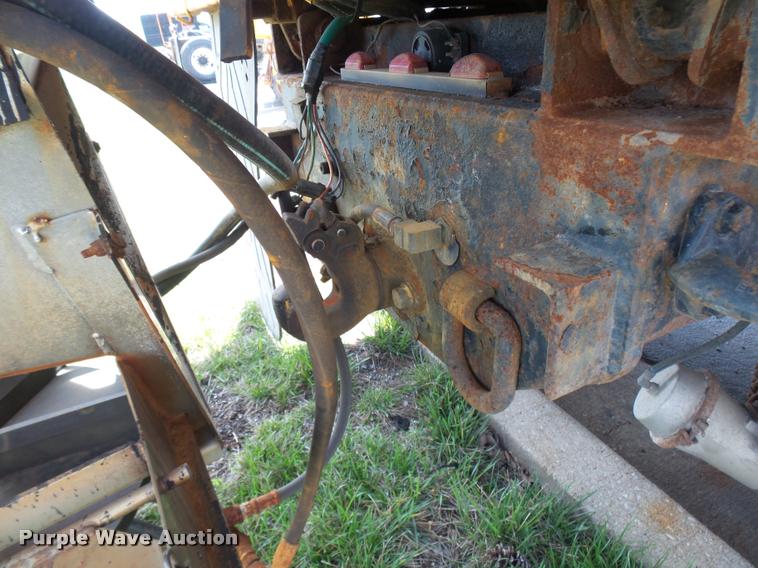 image for item CC9149 2004 International 7400 Crew Cab dump truck