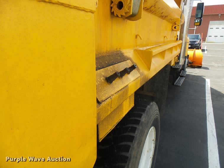 image for item CC9149 2004 International 7400 Crew Cab dump truck