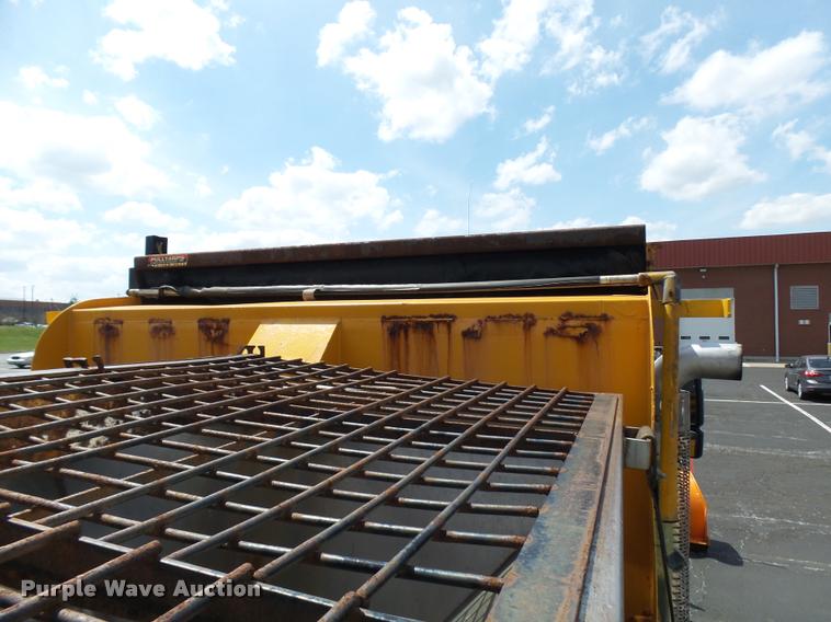 image for item CC9149 2004 International 7400 Crew Cab dump truck