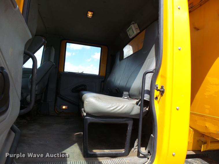 image for item CC9149 2004 International 7400 Crew Cab dump truck