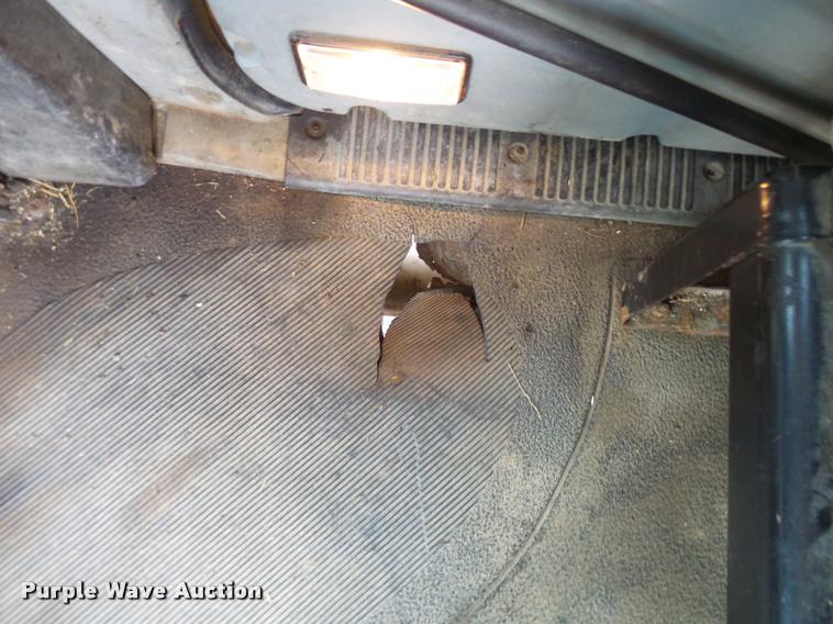 image for item CC9149 2004 International 7400 Crew Cab dump truck