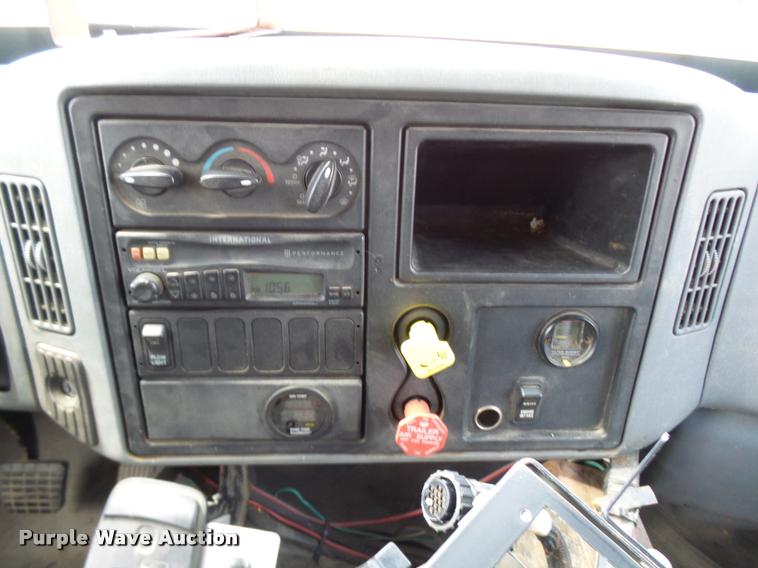 image for item CC9149 2004 International 7400 Crew Cab dump truck