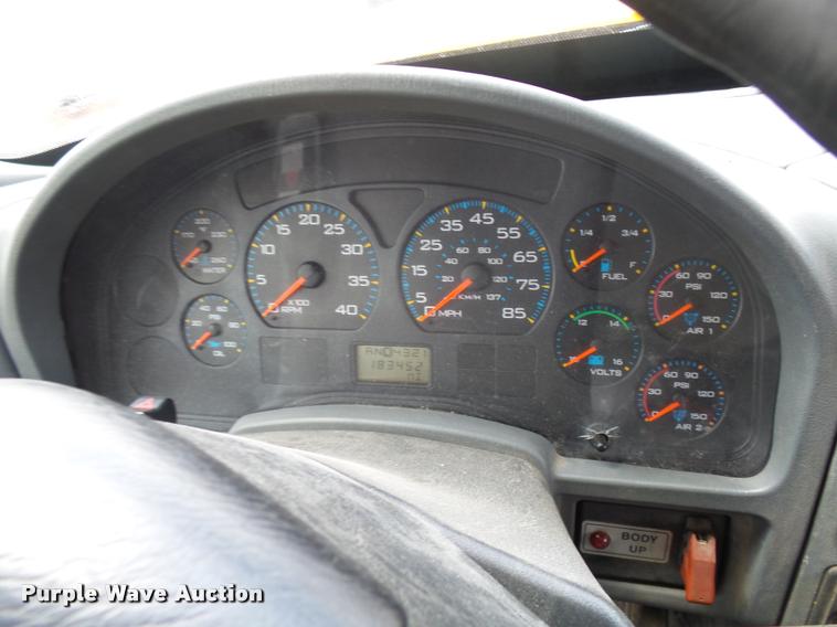 image for item CC9149 2004 International 7400 Crew Cab dump truck