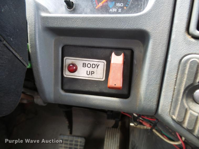 image for item CC9149 2004 International 7400 Crew Cab dump truck