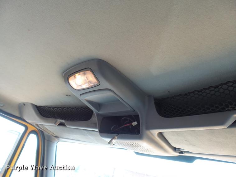 image for item CC9149 2004 International 7400 Crew Cab dump truck