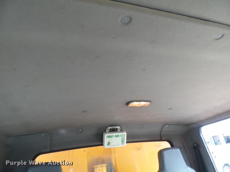 image for item CC9149 2004 International 7400 Crew Cab dump truck