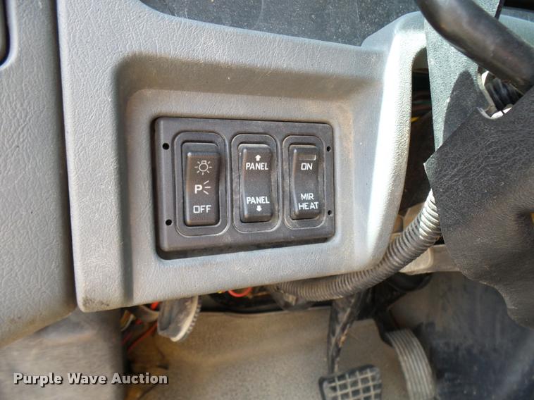 image for item CC9149 2004 International 7400 Crew Cab dump truck